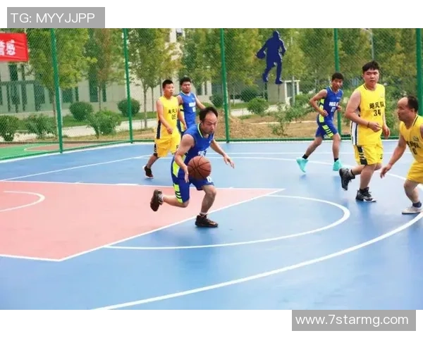 武汉篮球队的灵活战术与团队协作探讨 武汉篮球队的灵活战术与团队协作探讨