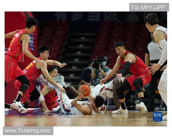 深圳篮球队与上海篮球队赛后复盘分析灵活性表现与战术调整探讨