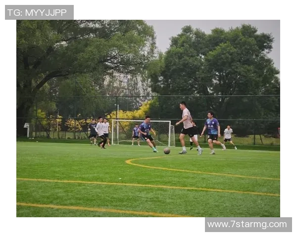 赛后分析:西安足球队与重庆足球队的表现与状态对比探讨 赛后分析:西安足球队与重庆足球队的表现与状态对比探讨