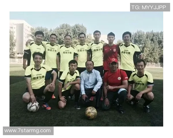 足球明星之间的传奇对决与友谊交织的动人故事 足球明星之间的传奇对决与友谊交织的动人故事