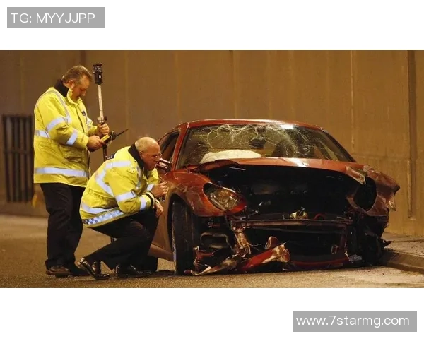 足球明星因超速被交警拦下现场反应引发热议引关注 足球明星因超速被交警拦下现场反应引发热议引关注